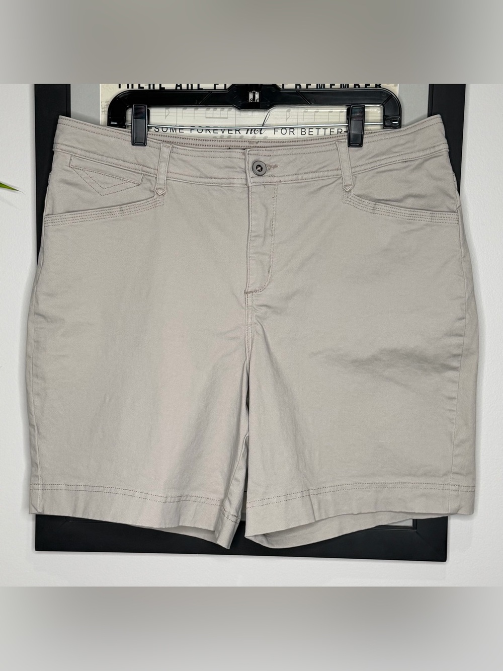 Lee Women's Platinum Label Chino Bermuda Shorts Beige Size 16